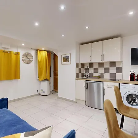 302 Dylan - Superbe A Apartment