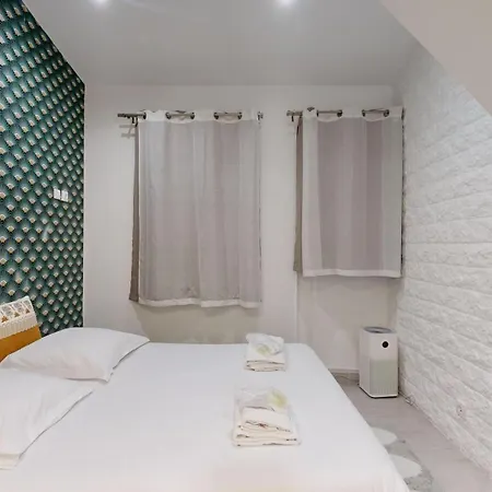 302 Dylan - Superbe A Apartment